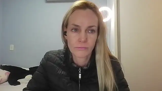 Annylove1 online show from 05/11/26, 12:11