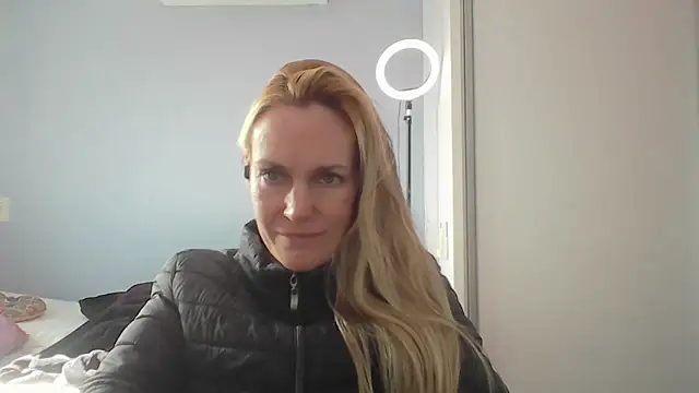 Annylove1 online show from 05/11/26, 04:59