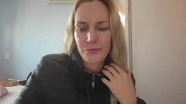 Annylove1 online show from 05/14/26, 12:23