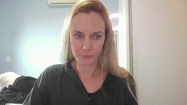 Annylove1 online show from 05/15/26, 04:47