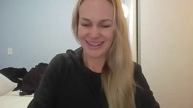 Annylove1 online show from 05/20/26, 12:22