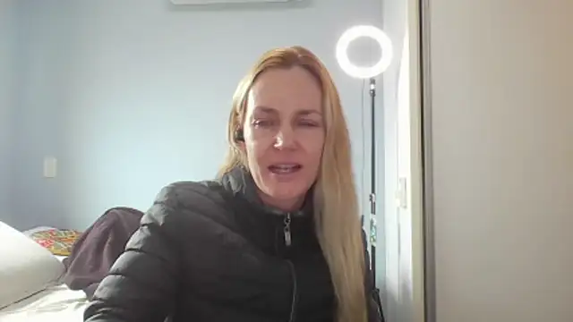 Annylove1 online show from 05/25/26, 12:11