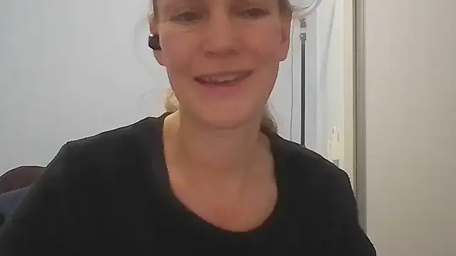 Annylove1 online show from 05/27/26, 12:40
