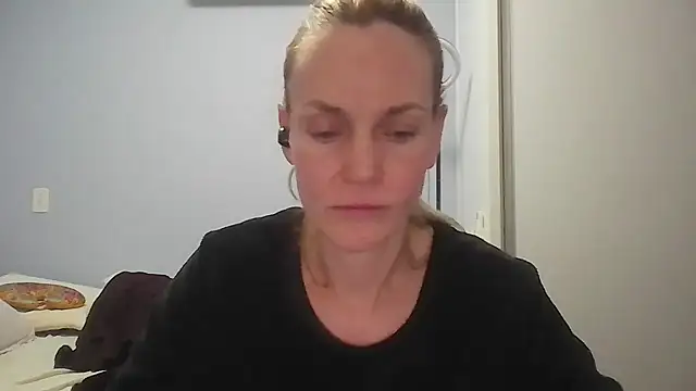 Annylove1 online show from 06/01/26, 12:23