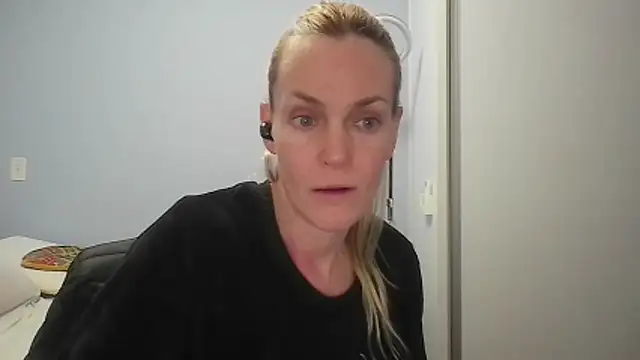Annylove1 online show from 06/03/26, 12:24