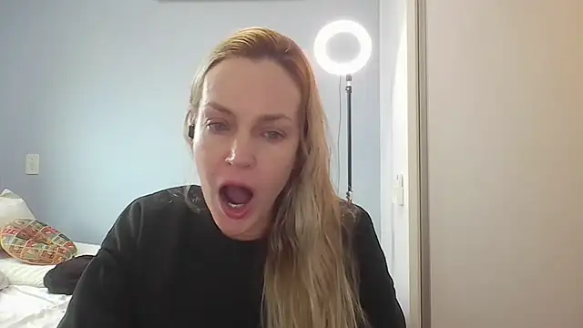 Annylove1 online show from 06/04/26, 10:54