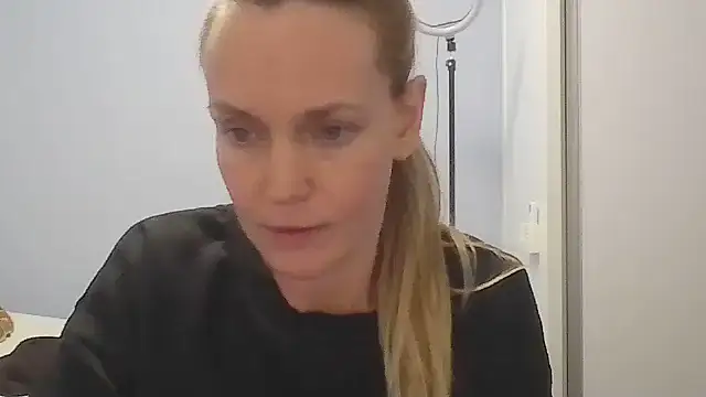 Annylove1 online show from 06/04/26, 11:44