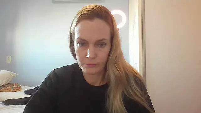 Annylove1 online show from 06/05/26, 10:43