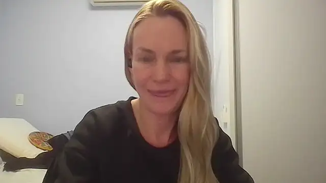 Annylove1 online show from 06/09/26, 12:44