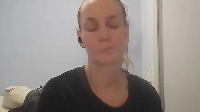 Annylove1 online show from 06/24/26, 12:31