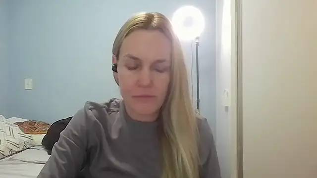 Annylove1 online show from 06/30/26, 12:17