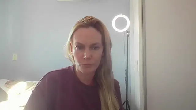 Annylove1 online show from 07/28/26, 04:50