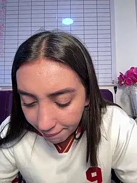 Hannahoff online show from 06/18/26, 12:22