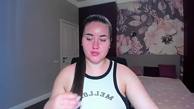 Roxie Bradley online show from 09/19/25, 05:53