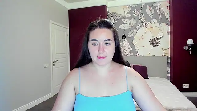 Roxie Bradley online show from 10/28/25, 06:39