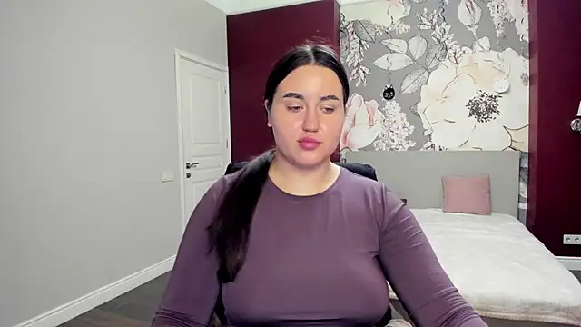 Roxie Bradley online show from 11/11/25, 06:46