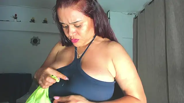 Sinthia Collins online show from 06/26/26, 12:37