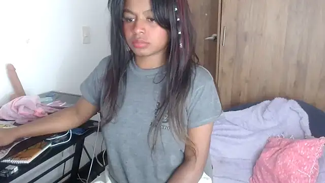 charlott7 online show from 12/15/24, 10:04