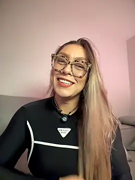 Im sophiie online show from 06/06/26, 07:24
