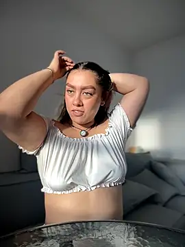 Im sophiie online show from 07/06/26, 10:23