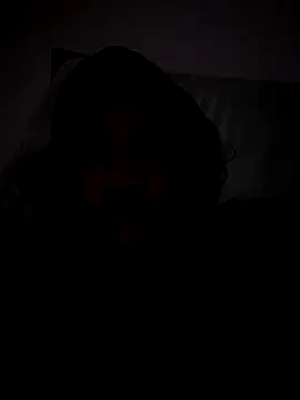 Snapshot of _yisela_ chatting on 12/01/25, 04:17 yisela online show from 12/01/25, 04:17