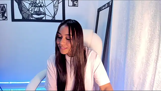 Snapshot of Ciara8 chatting on 01/11/25, 02:09 Ciara8 online show from 01/11/25, 02:09
