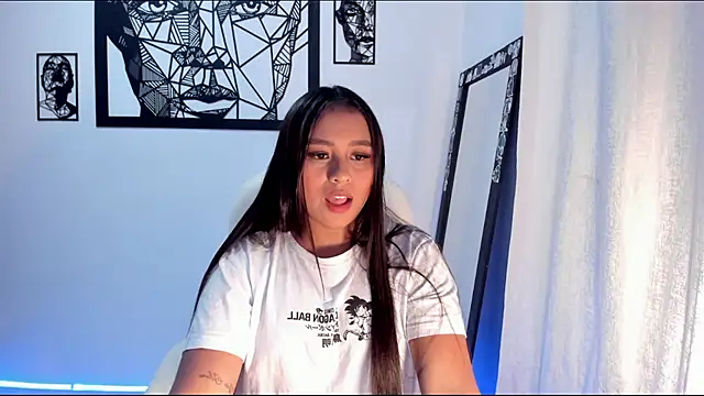 Snapshot of Ciara8 chatting on 03/01/25, 02:48 Ciara8 online show from 03/01/25, 02:48