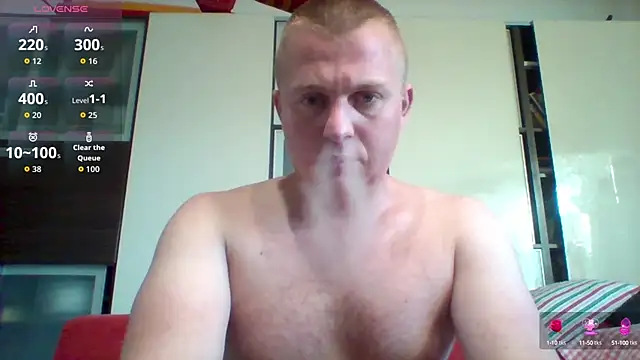 Snapshot of Matttthees chatting on 09/30/25, 06:18 Matttthees online show from 09/30/25, 06:18