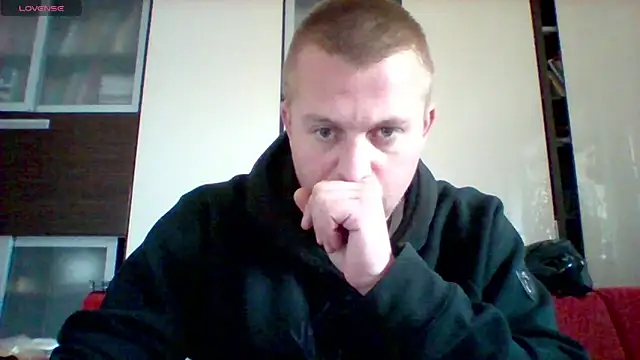 Snapshot of Matttthees chatting on 10/10/25, 02:38 Matttthees online show from 10/10/25, 02:38