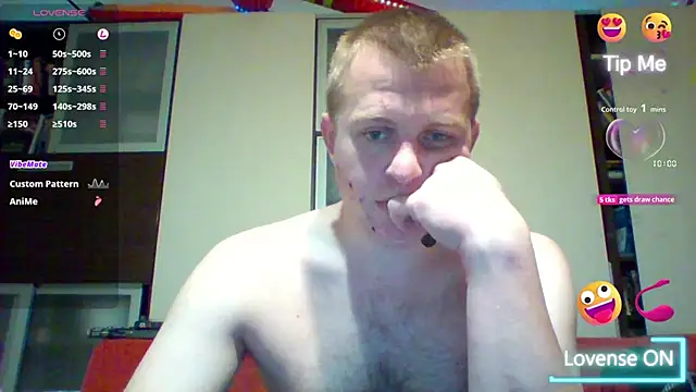 Snapshot of Matttthees chatting on 10/19/25, 08:42 Matttthees online show from 10/19/25, 08:42