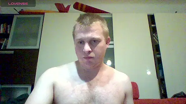 Snapshot of Matttthees chatting on 10/30/25, 02:24 Matttthees online show from 10/30/25, 02:24