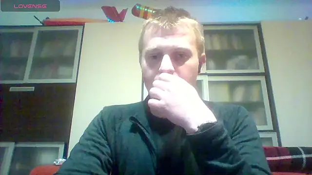 Snapshot of Matttthees chatting on 11/04/25, 09:36 Matttthees online show from 11/04/25, 09:36