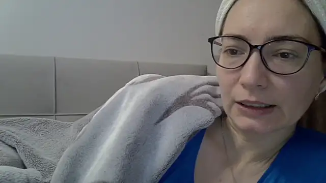 Snapshot of Ashleyspice chatting on 12/15/25, 06:17 Ashleyspice online show from 12/15/25, 06:17