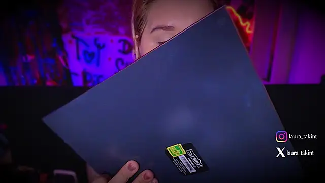 Snapshot of Laura_takint chatting on 09/25/25, 09:18 Laura takint online show from 09/25/25, 09:18