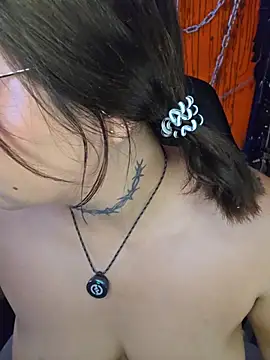 Laura takint online show from 06/22/26, 04:15