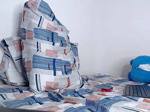 Snapshot of SimonRoberth chatting on 10/16/25, 09:27 SimonRoberth online show from 10/16/25, 09:27