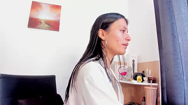 nia  white online show from 11/03/25, 05:03