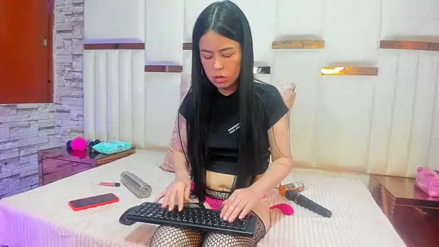 ArianaSmith69 online show from 02/12/25, 05:48