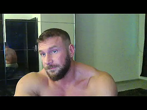Snapshot of muscularkevin chatting on 10/29/25, 02:52 muscularkevin online show from 10/29/25, 02:52