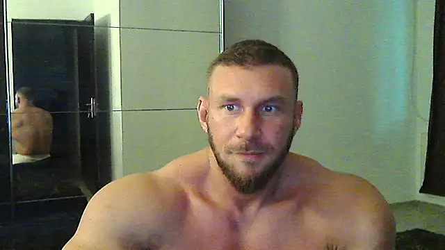 Snapshot of muscularkevin chatting on 10/30/25, 02:29 muscularkevin online show from 10/30/25, 02:29