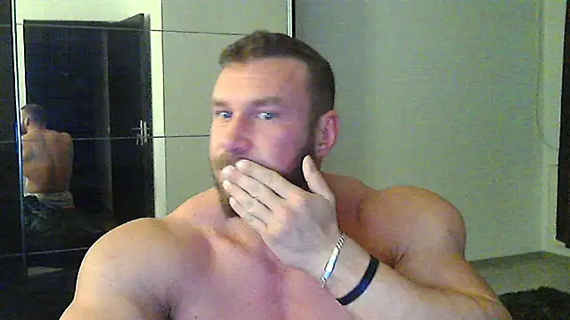 Snapshot of muscularkevin chatting on 11/09/25, 05:17 muscularkevin online show from 11/09/25, 05:17
