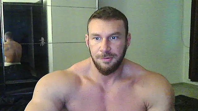Snapshot of muscularkevin chatting on 11/16/25, 02:00 muscularkevin online show from 11/16/25, 02:00