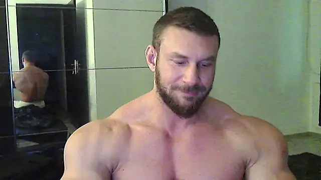 Snapshot of muscularkevin chatting on 11/20/25, 02:17 muscularkevin online show from 11/20/25, 02:17