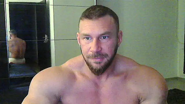 Snapshot of muscularkevin chatting on 11/25/25, 04:45 muscularkevin online show from 11/25/25, 04:45