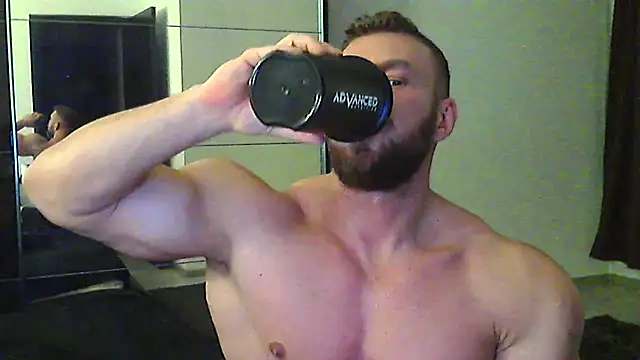 Snapshot of muscularkevin chatting on 02/24/26, 04:21 muscularkevin online show from 02/24/26, 04:21