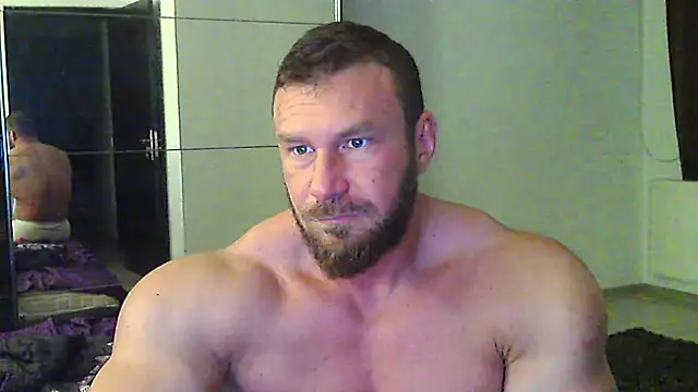 Snapshot of muscularkevin chatting on 04/22/26, 04:04 muscularkevin online show from 04/22/26, 04:04