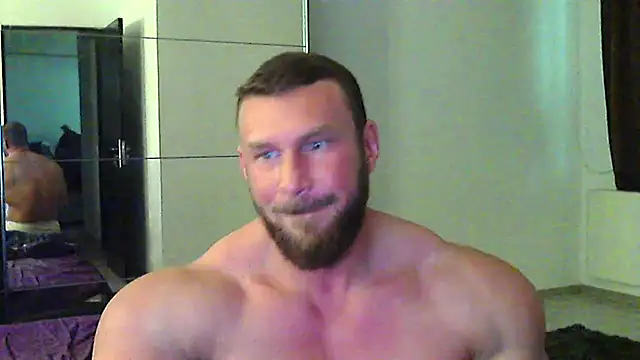 Snapshot of muscularkevin chatting on 04/23/26, 01:24 muscularkevin online show from 04/23/26, 01:24