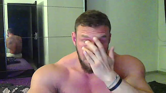 Snapshot of muscularkevin chatting on 04/24/26, 03:42 muscularkevin online show from 04/24/26, 03:42