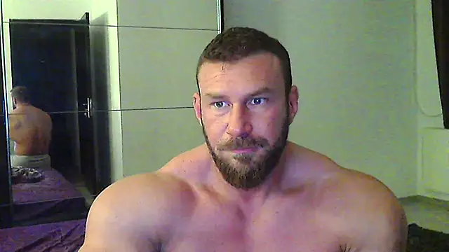 Snapshot of muscularkevin chatting on 04/27/26, 03:26 muscularkevin online show from 04/27/26, 03:26