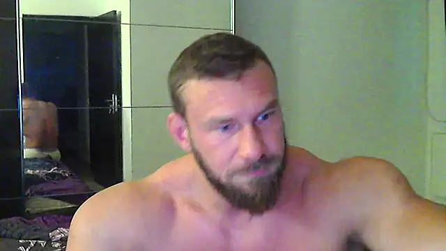 Snapshot of muscularkevin chatting on 05/16/26, 03:25 muscularkevin online show from 05/16/26, 03:25